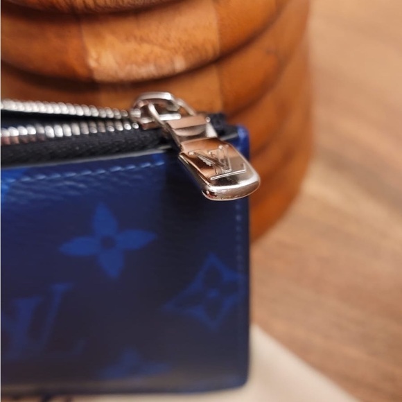 Louis Vuitton Blue Coin Card Holder - Picture 5 of 15